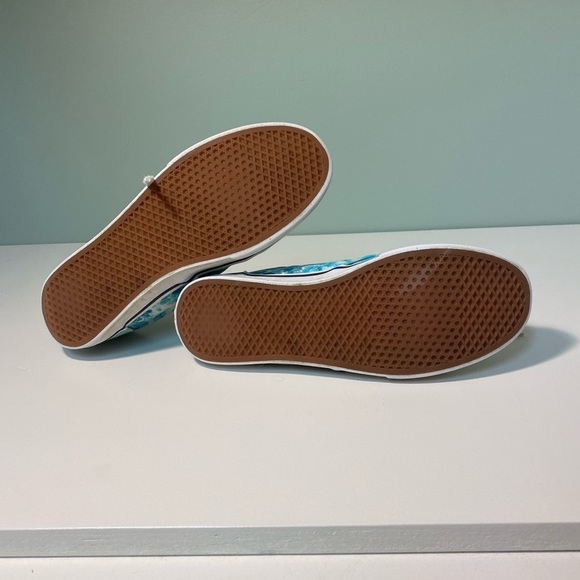 Water Print Vans - Picture 4 of 6